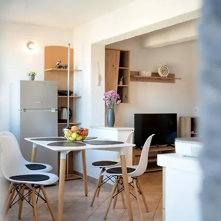 דירה 2+2apt. With A Beautiful Terrace And Jacuzzi