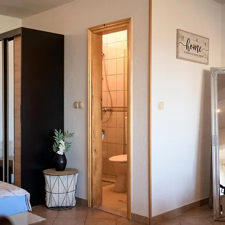 2+2apt. With A Beautiful Terrace And Jacuzzi Appartamento