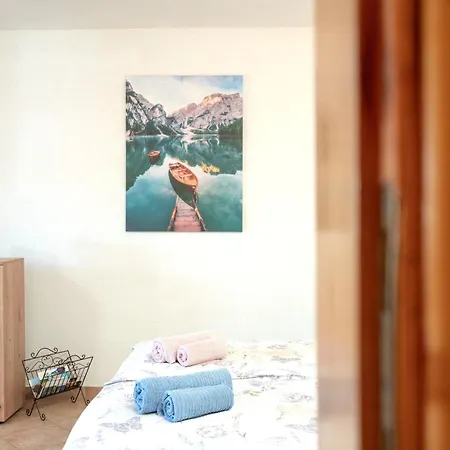 2+2apt. With A Beautiful Terrace And Jacuzzi Jelsa (Hvar)