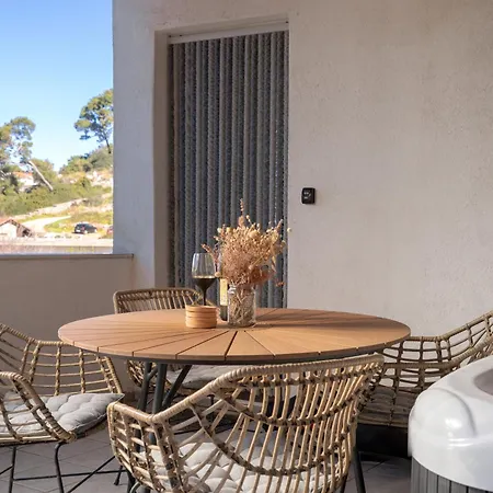 Appartamento 2+2apt. With A Beautiful Terrace And Jacuzzi *