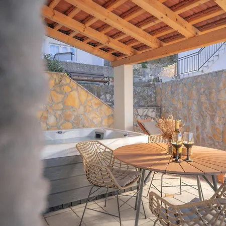 2+2apt. With A Beautiful Terrace And Jacuzzi * Jelsa (Hvar)