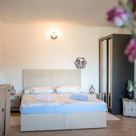2+2apt. With A Beautiful Terrace And Jacuzzi * Jelsa (Hvar)