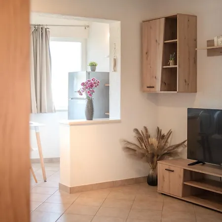 Appartamento 2+2apt. With A Beautiful Terrace And Jacuzzi