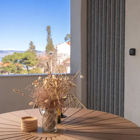 2+2apt. With A Beautiful Terrace And Jacuzzi Jelsa (Hvar)